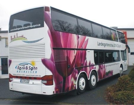 Reisebus mit vollflächiger Werbung für Landesgartenschau 2014 in Zülpich