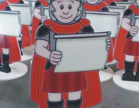 Ausschnitte von Cartoon-Soldaten in roten Uniformen